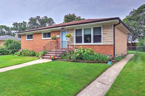 Photo of 9648 N Kostner Avenue N, Skokie, IL 60076 (MLS # 12726950)