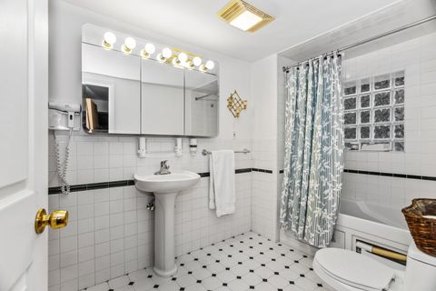 Tiny photo for 5038 W Nelson Street, Chicago, IL 60641 (MLS # 12423449)