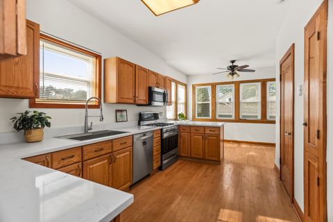 Tiny photo for 5038 W Nelson Street, Chicago, IL 60641 (MLS # 12423449)