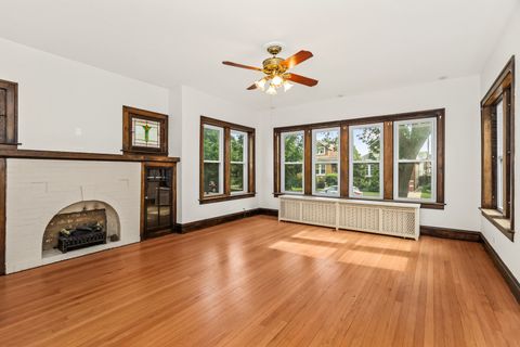 Tiny photo for 5038 W Nelson Street, Chicago, IL 60641 (MLS # 12423449)