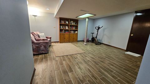 Tiny photo for 1208 N Walnut Avenue, Arlington Heights, IL 60004 (MLS # 12606003)