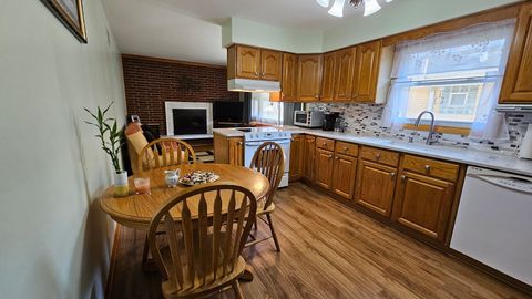 Tiny photo for 1208 N Walnut Avenue, Arlington Heights, IL 60004 (MLS # 12606003)