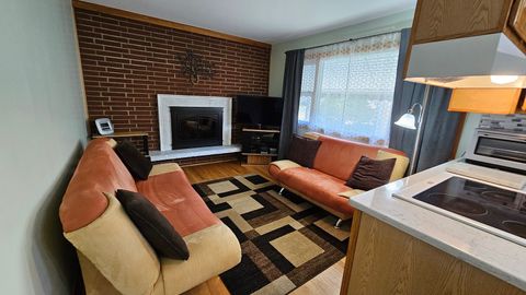 Tiny photo for 1208 N Walnut Avenue, Arlington Heights, IL 60004 (MLS # 12606003)