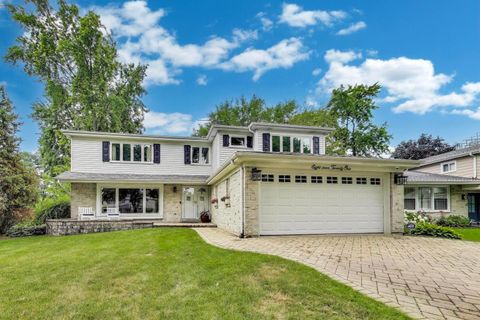 Photo of 1821 E Boulder Drive, Mount Prospect, IL 60056 (MLS # 12452604)