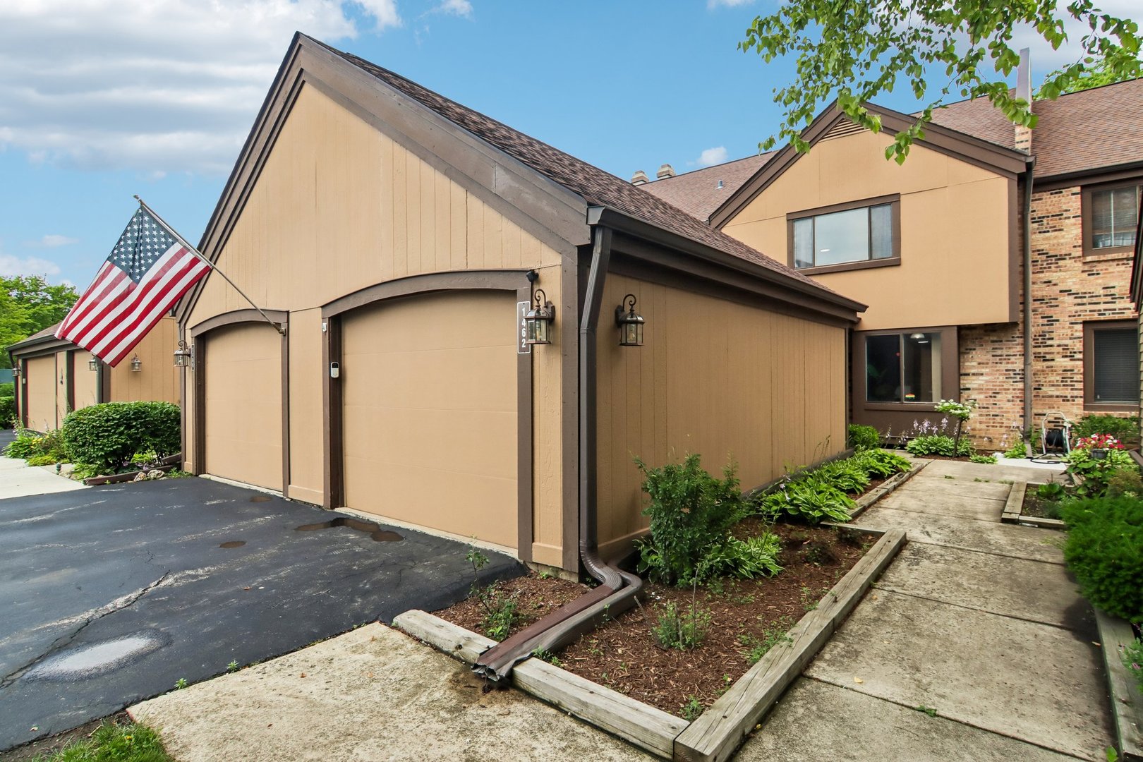 1462 FAIRFAX Lane