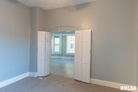 Tiny photo for 2008 DIXWELL Street, Davenport, IA 52802 (MLS # QC4269523)