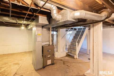 Tiny photo for 2008 DIXWELL Street, Davenport, IA 52802 (MLS # QC4269523)