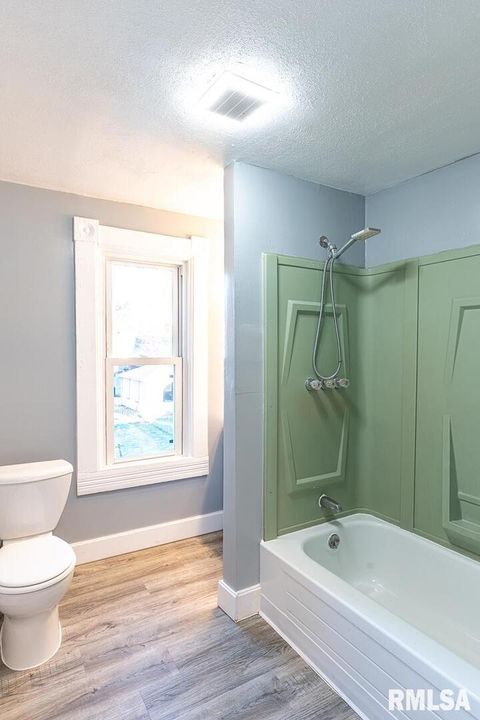 Tiny photo for 2008 DIXWELL Street, Davenport, IA 52802 (MLS # QC4269523)