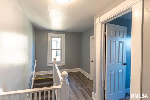 Tiny photo for 2008 DIXWELL Street, Davenport, IA 52802 (MLS # QC4269523)