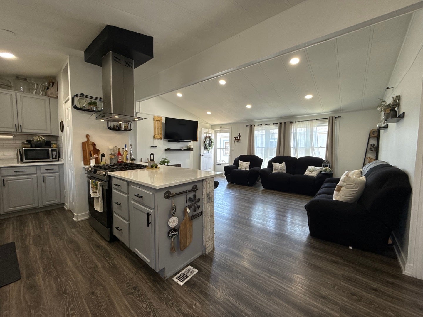 22 Hearthside Drive