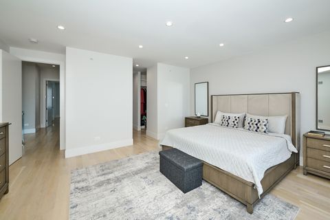 Tiny photo for 6644 N Knox Avenue, Lincolnwood, IL 60712 (MLS # 12526336)