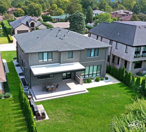 Tiny photo for 6644 N Knox Avenue, Lincolnwood, IL 60712 (MLS # 12526336)