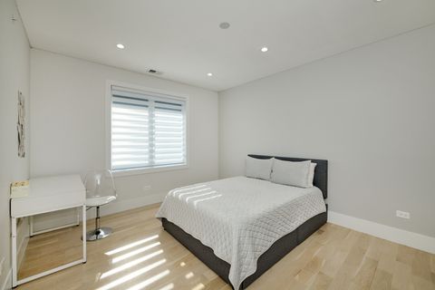 Tiny photo for 6644 N Knox Avenue, Lincolnwood, IL 60712 (MLS # 12526336)