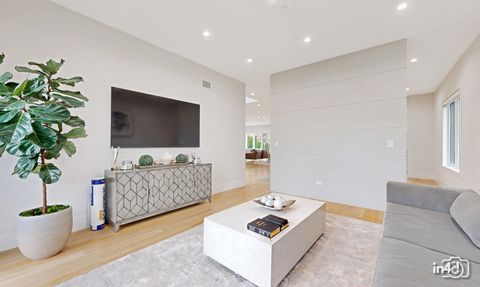 Tiny photo for 6644 N Knox Avenue, Lincolnwood, IL 60712 (MLS # 12526336)