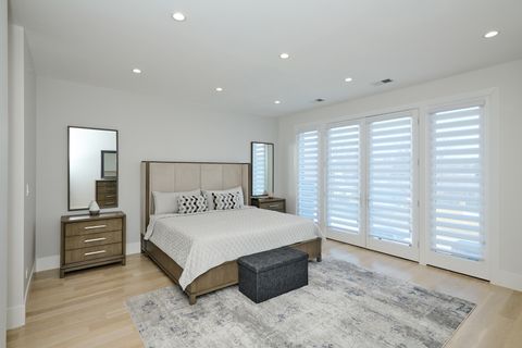 Tiny photo for 6644 N Knox Avenue, Lincolnwood, IL 60712 (MLS # 12526336)