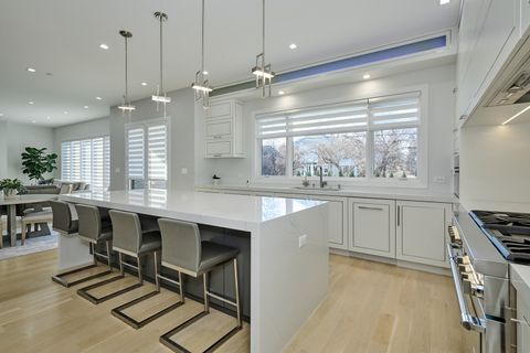 Tiny photo for 6644 N Knox Avenue, Lincolnwood, IL 60712 (MLS # 12526336)