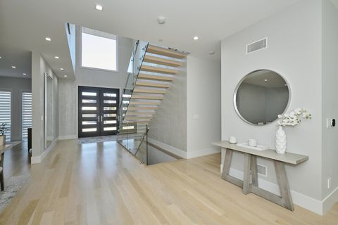 Tiny photo for 6644 N Knox Avenue, Lincolnwood, IL 60712 (MLS # 12526336)