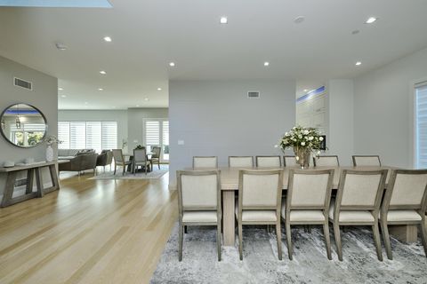 Tiny photo for 6644 N Knox Avenue, Lincolnwood, IL 60712 (MLS # 12526336)