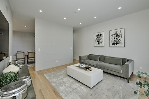 Tiny photo for 6644 N Knox Avenue, Lincolnwood, IL 60712 (MLS # 12526336)