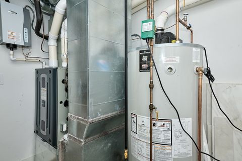 Tiny photo for 6644 N Knox Avenue, Lincolnwood, IL 60712 (MLS # 12526336)