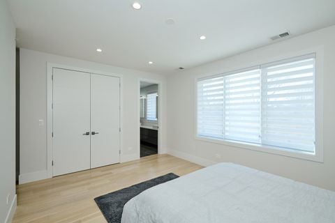 Tiny photo for 6644 N Knox Avenue, Lincolnwood, IL 60712 (MLS # 12526336)