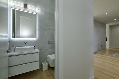 Tiny photo for 6644 N Knox Avenue, Lincolnwood, IL 60712 (MLS # 12526336)