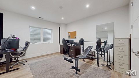 Tiny photo for 6644 N Knox Avenue, Lincolnwood, IL 60712 (MLS # 12526336)