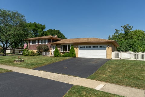 Photo of 1101 N Millns Lane, Addison, IL 60101 (MLS # 12755032)