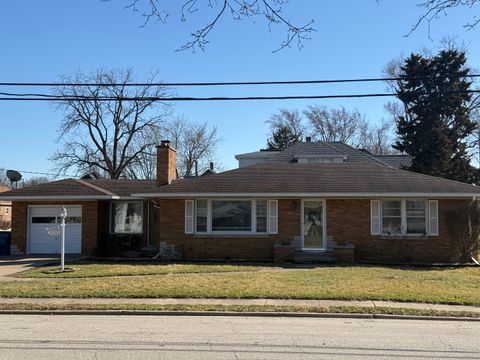 Tiny photo for 2430 8th Street, Peru, IL 61354 (MLS # 12585720)
