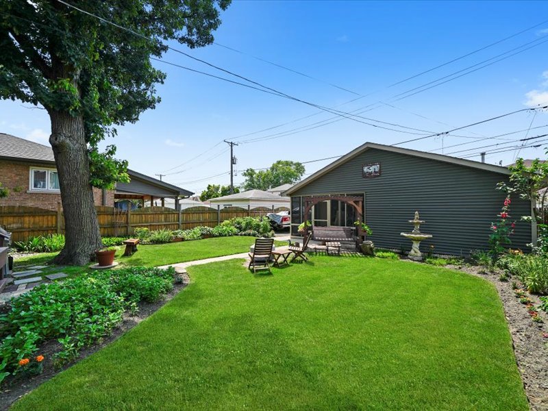 5622 S Oak Park Avenue