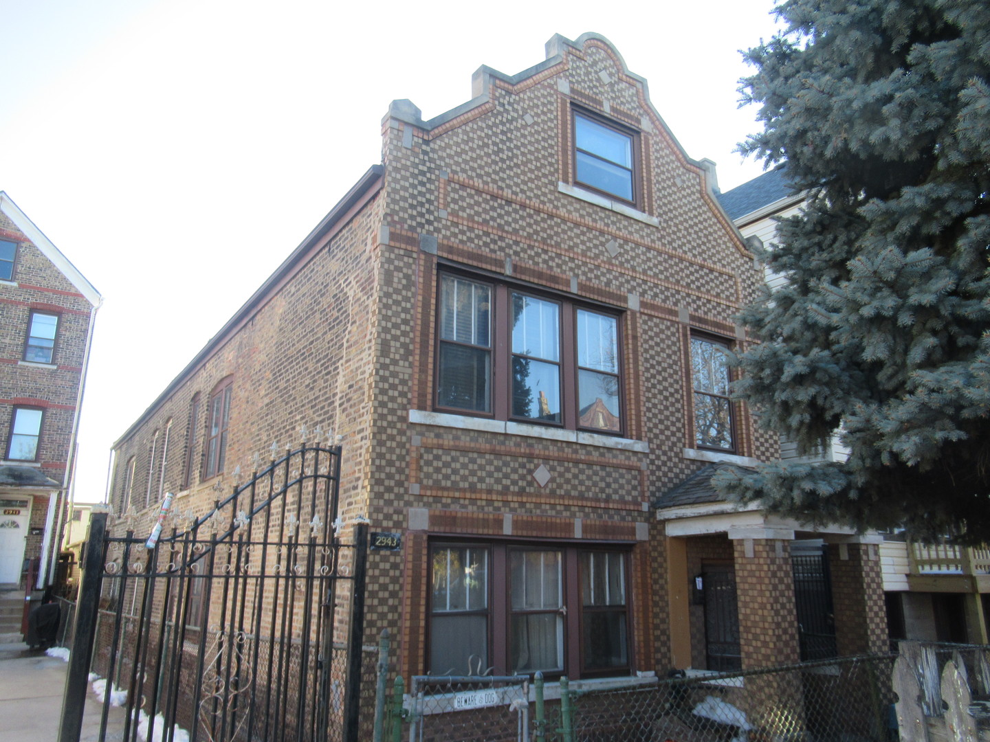 2943 W 25th Place