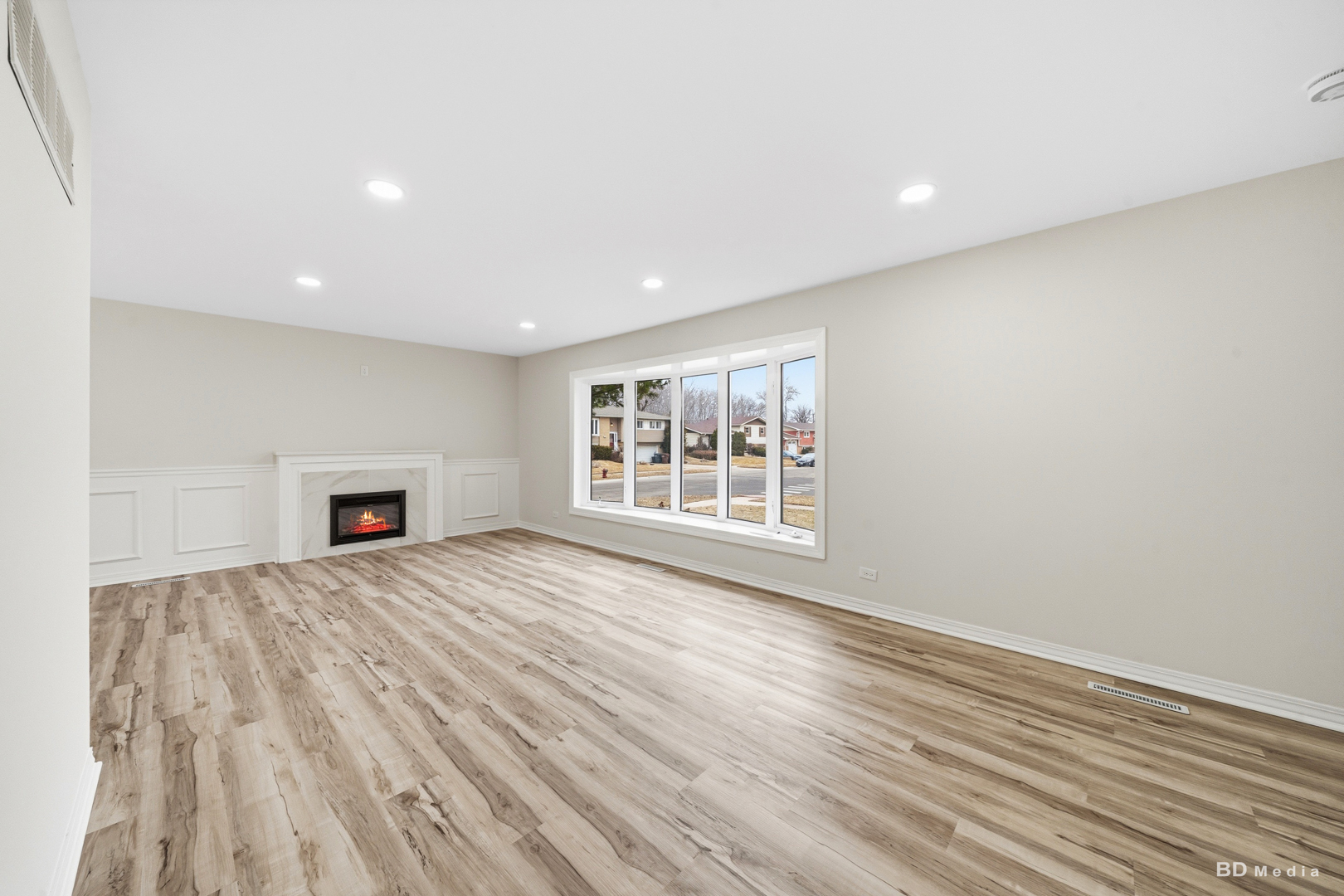 15118 Hillside Avenue