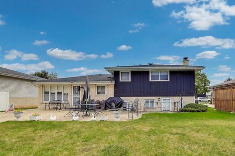 Tiny photo for 543 Sarah Drive, Wood Dale, IL 60191 (MLS # 12494164)