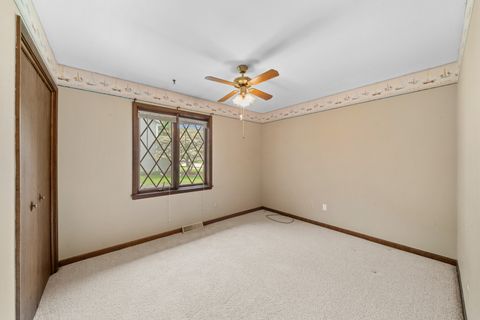 Tiny photo for 2445 Coach And Surrey Lane, Aurora, IL 60506 (MLS # 12652523)