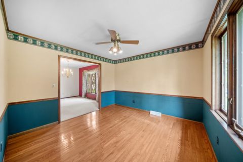 Tiny photo for 2445 Coach And Surrey Lane, Aurora, IL 60506 (MLS # 12652523)