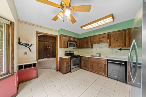 Tiny photo for 2445 Coach And Surrey Lane, Aurora, IL 60506 (MLS # 12652523)