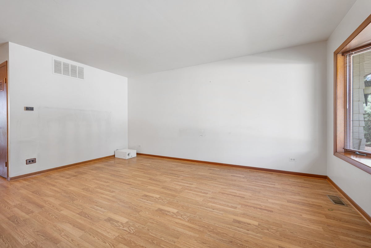 1086 Hickory Lane