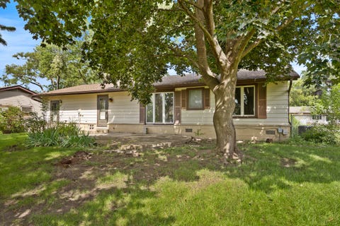 Tiny photo for 1086 Hickory Lane, Elk Grove Village, IL 60007 (MLS # 12735957)