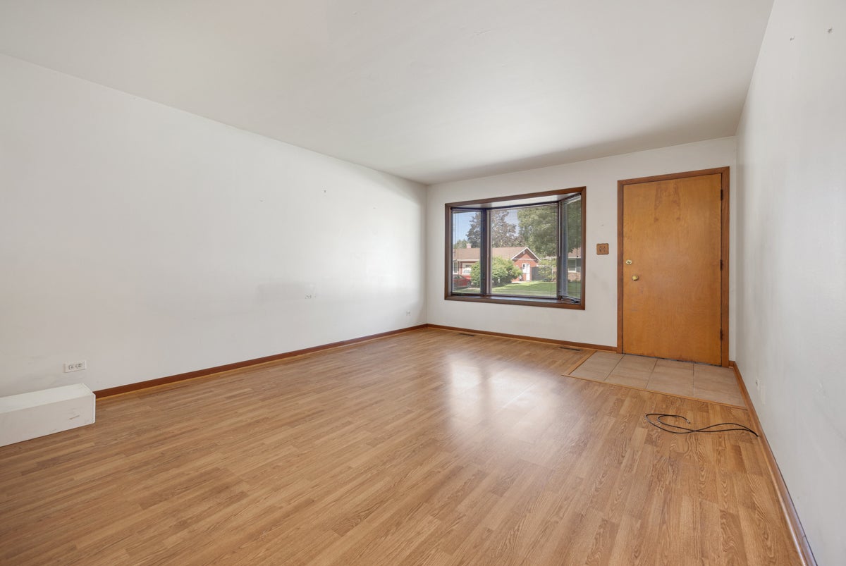 1086 Hickory Lane