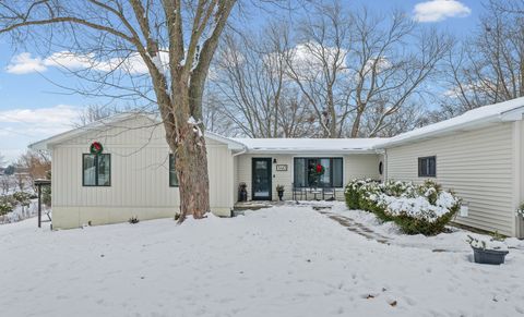 Photo of 140 Choctaw Trail, Loda, IL 60948 (MLS # 12522361)