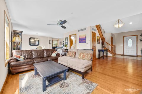 Tiny photo for 727 Lisa Road, West Dundee, IL 60118 (MLS # 12631742)
