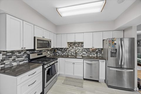 Tiny photo for 65 E Harris Avenue #2A, La Grange, IL 60525 (MLS # 12585884)