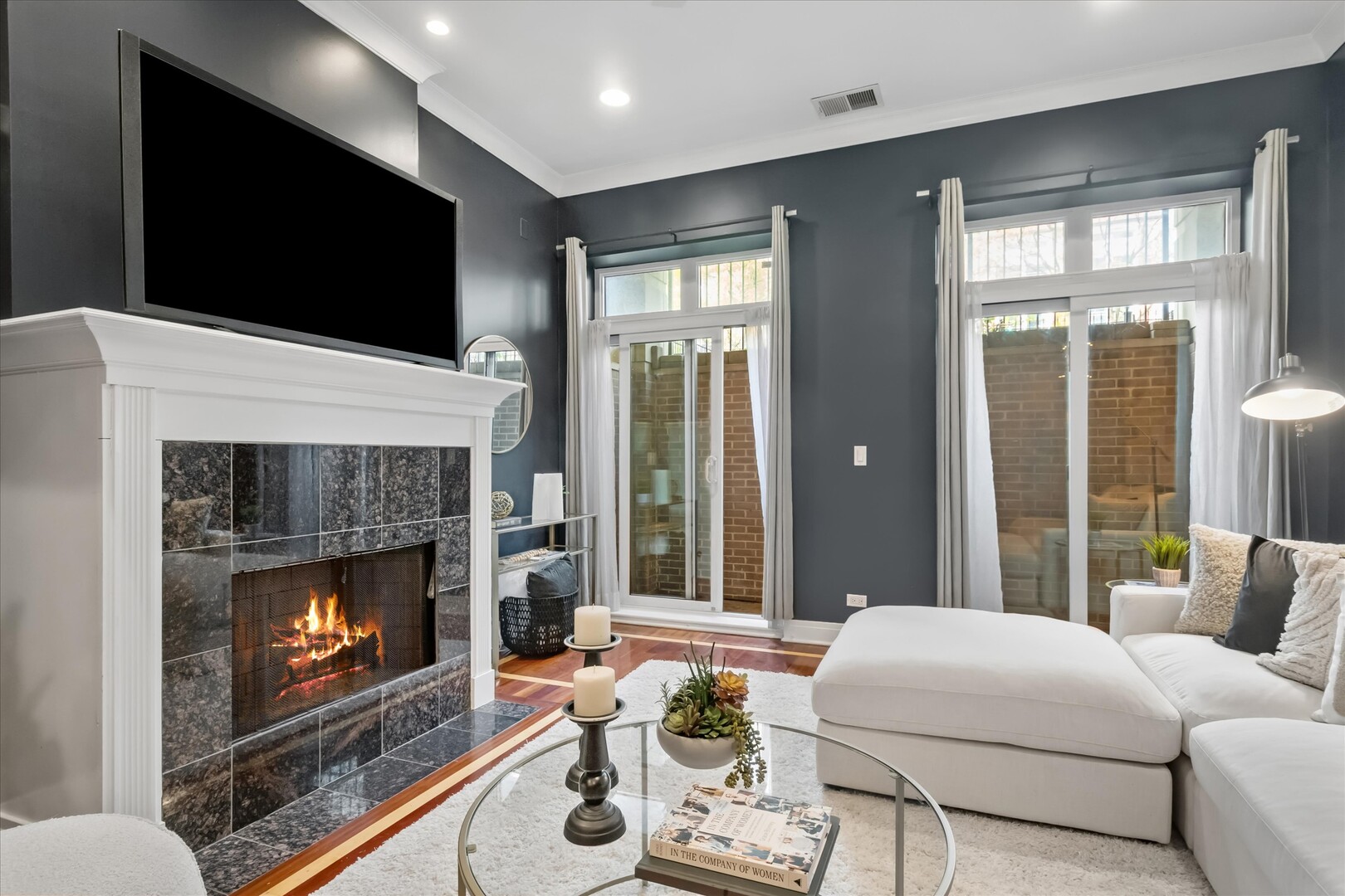 1543 W Sherwin Avenue GW