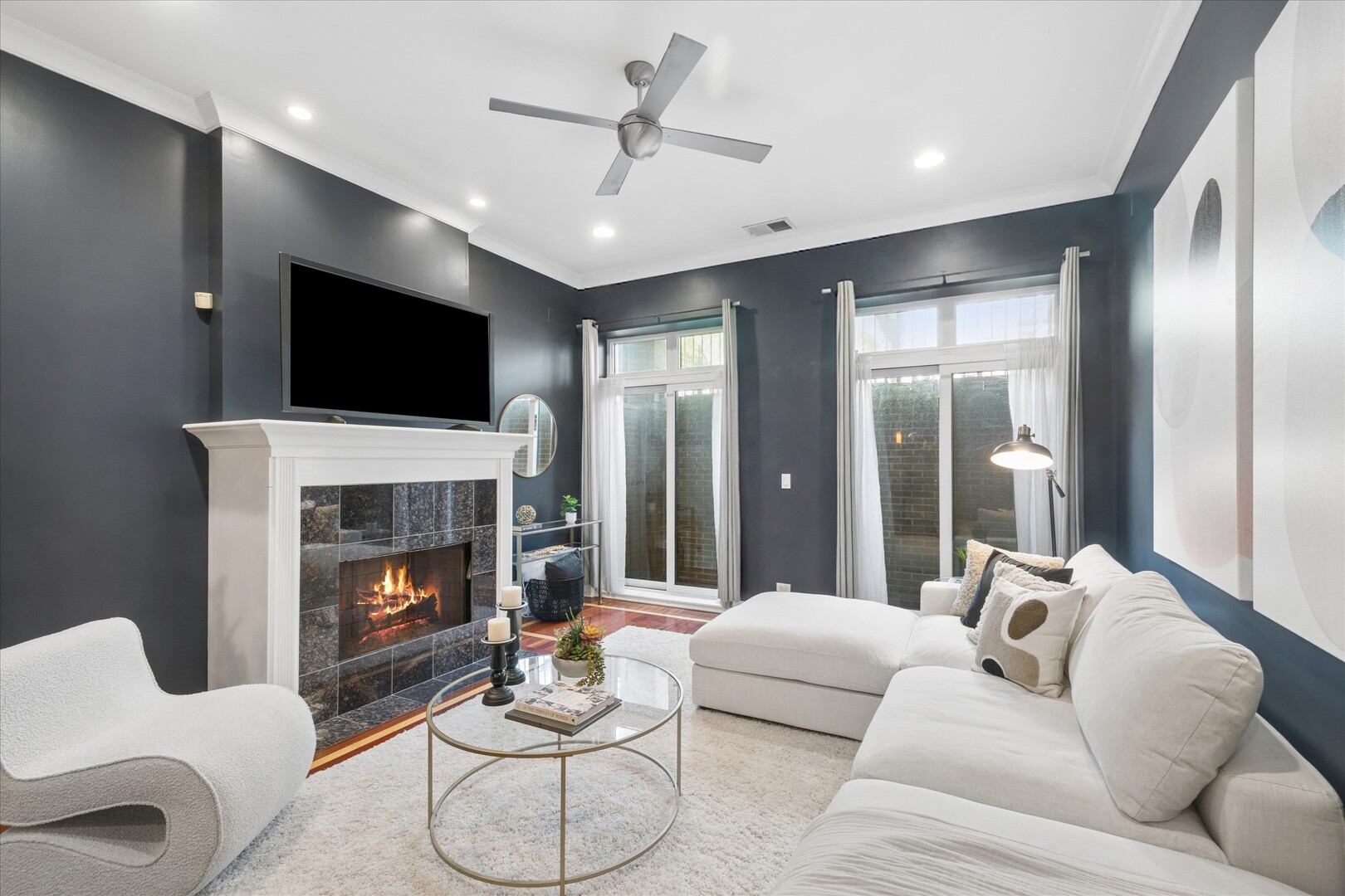 1543 W Sherwin Avenue GW