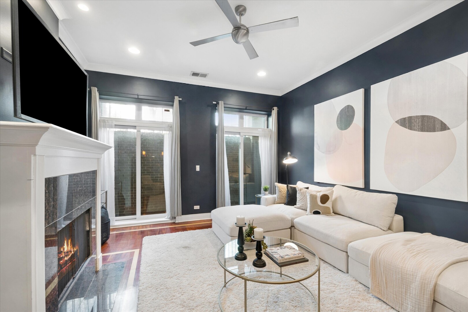 1543 W Sherwin Avenue GW