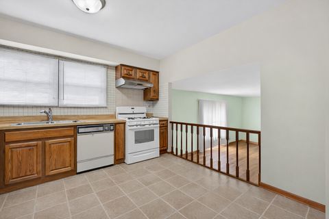 Tiny photo for 1300 Big Horn Trail, Carol Stream, IL 60188 (MLS # 12602424)