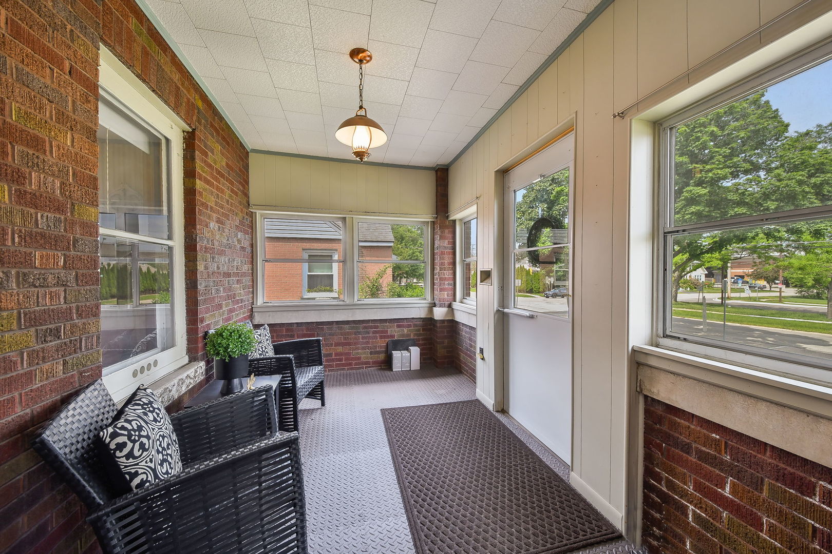 Properties 2 108 Wille Avenue