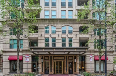 Photo of 25 E Superior Street #1003, Chicago, IL 60611 (MLS # 12557945)