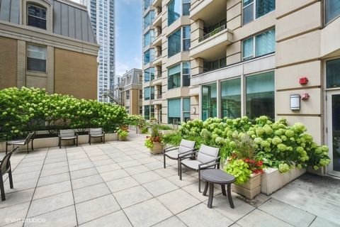 Tiny photo for 25 E Superior Street #1003, Chicago, IL 60611 (MLS # 12557945)