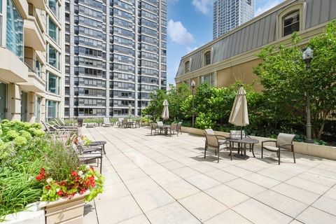 Tiny photo for 25 E Superior Street #1003, Chicago, IL 60611 (MLS # 12557945)